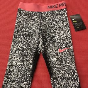 Nike crop girls workout legging xs(4)